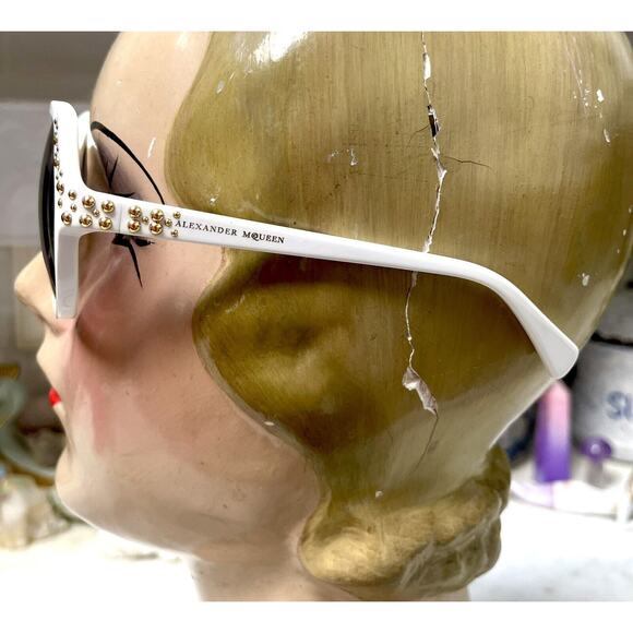 NEW! Alexander McQueen white round sunglasses Gray Lense gold studs NO ISSUES - Picture 7 of 16